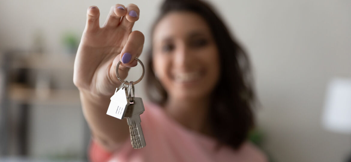 Crop,Close,Up,Of,Female,Tenant,Renter,Show,Praise,House